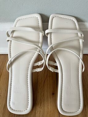Dolce Vita White Minimalist Strappy Square-Toe Sandals